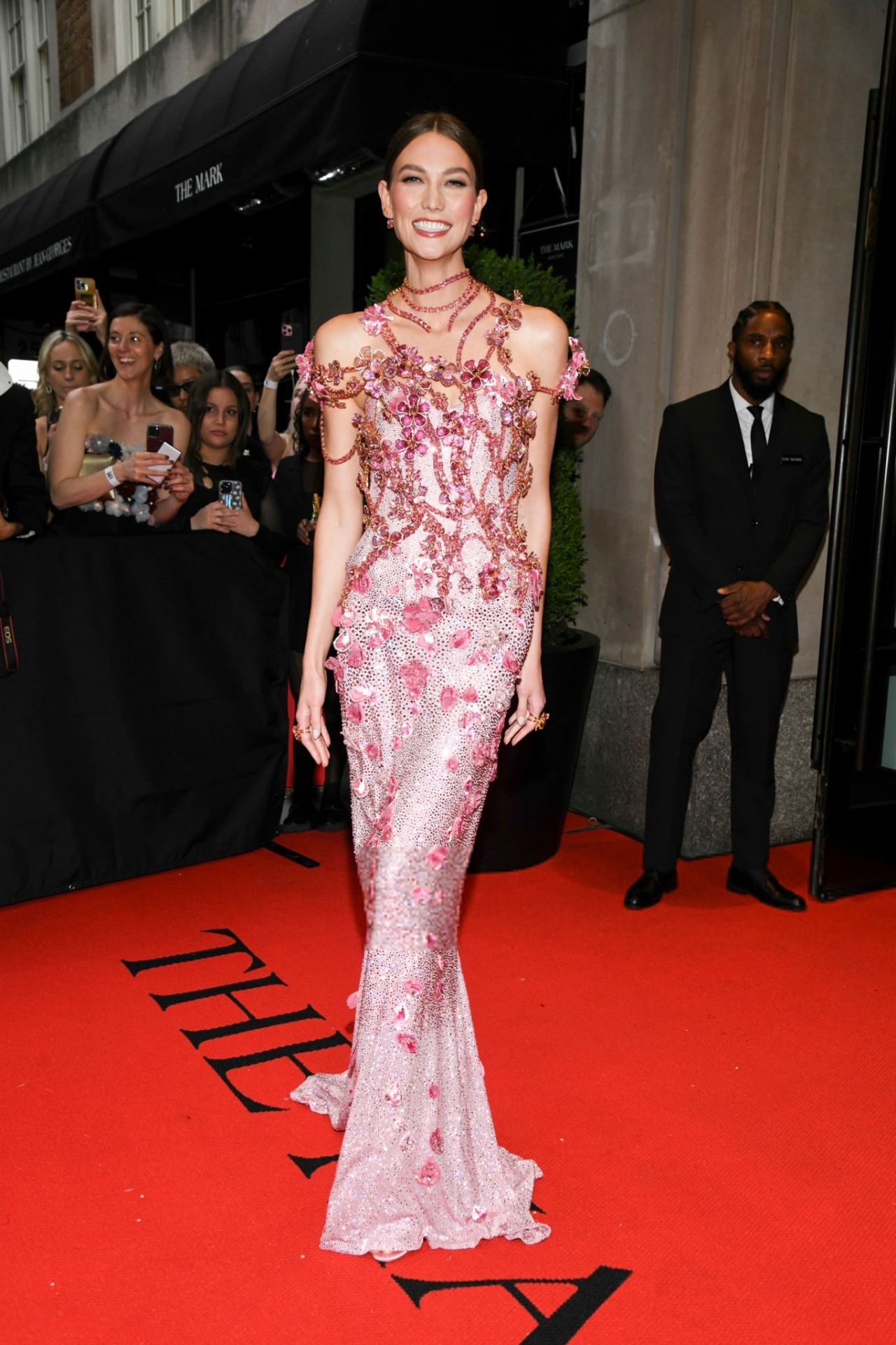 KARLIE KLOSS IN PINK BEJEWELED GOWN AT THE 2024 MET GALA IN NEW YORK02